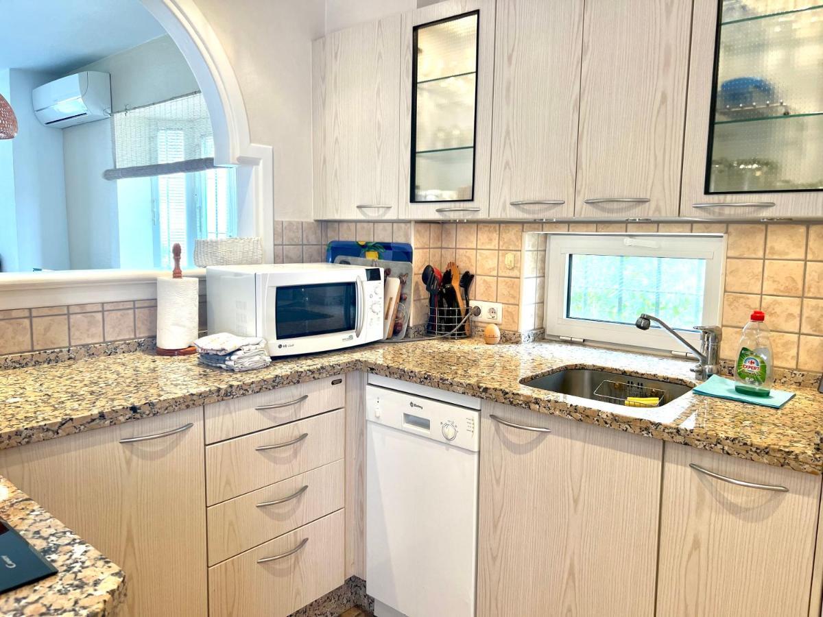 Fabulous Vacation In A 2 Bedroom Townhouse With 2 Terraces Overlooking The Sea, Suitable For 6 People 3 Swimming Pools Tennis And 200 Mts From The Sea El Faro Kültér fotó