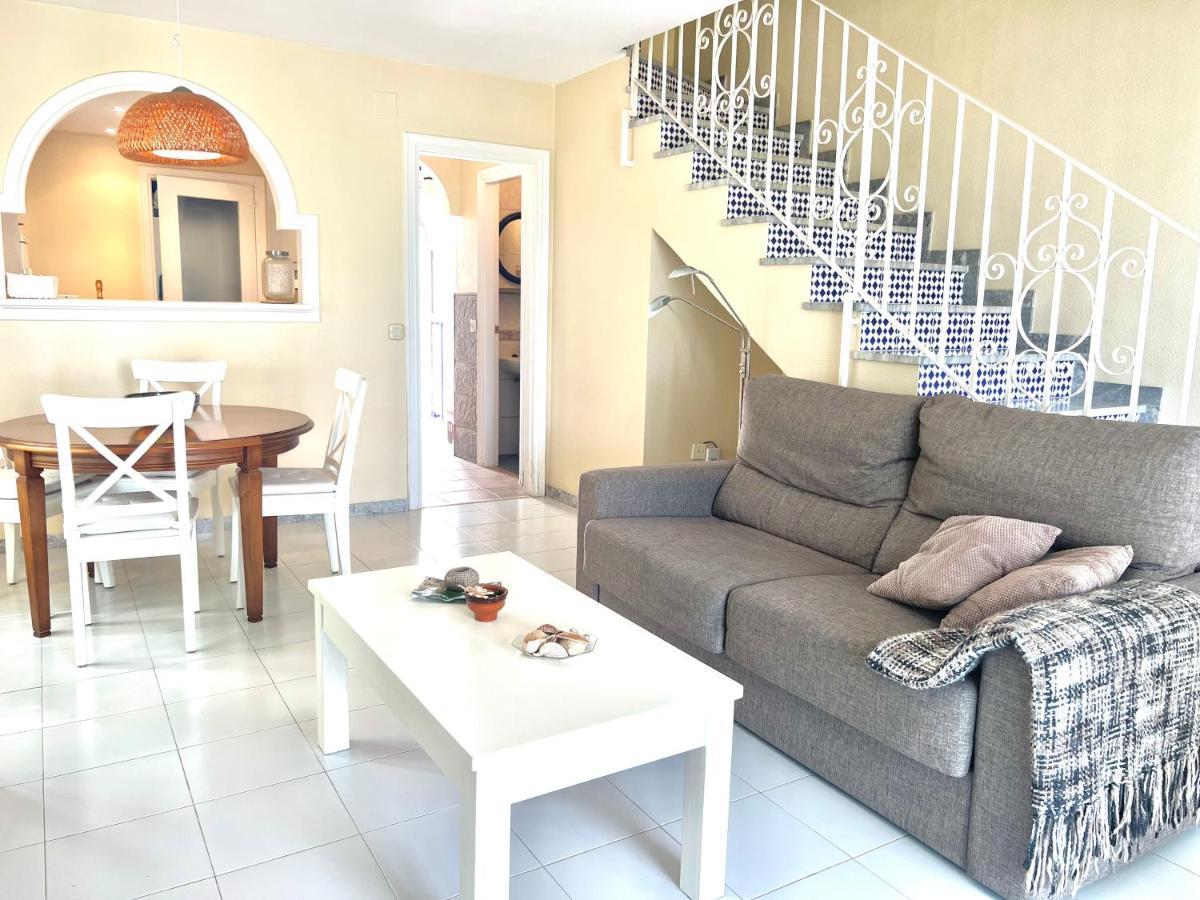 Fabulous Vacation In A 2 Bedroom Townhouse With 2 Terraces Overlooking The Sea, Suitable For 6 People 3 Swimming Pools Tennis And 200 Mts From The Sea El Faro Kültér fotó