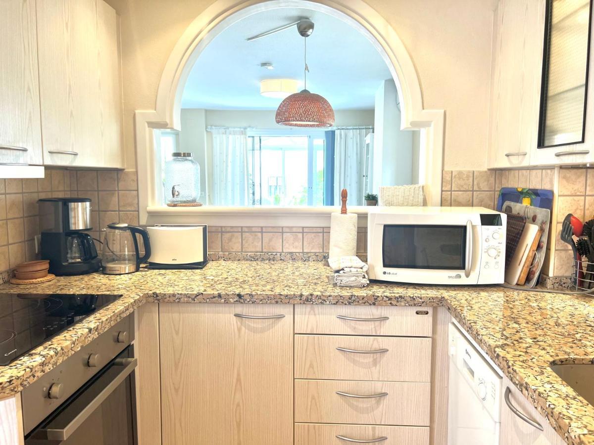 Fabulous Vacation In A 2 Bedroom Townhouse With 2 Terraces Overlooking The Sea, Suitable For 6 People 3 Swimming Pools Tennis And 200 Mts From The Sea El Faro Kültér fotó