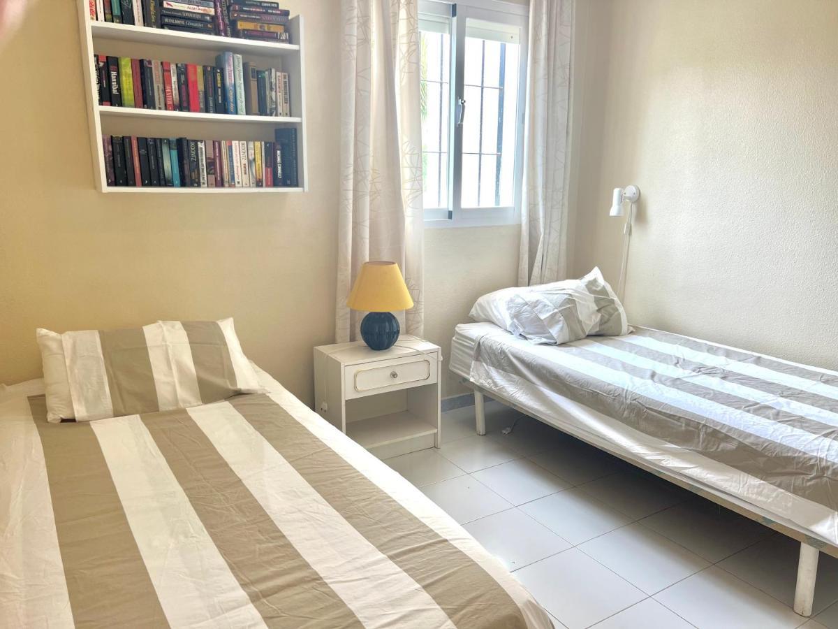 Fabulous Vacation In A 2 Bedroom Townhouse With 2 Terraces Overlooking The Sea, Suitable For 6 People 3 Swimming Pools Tennis And 200 Mts From The Sea El Faro Kültér fotó