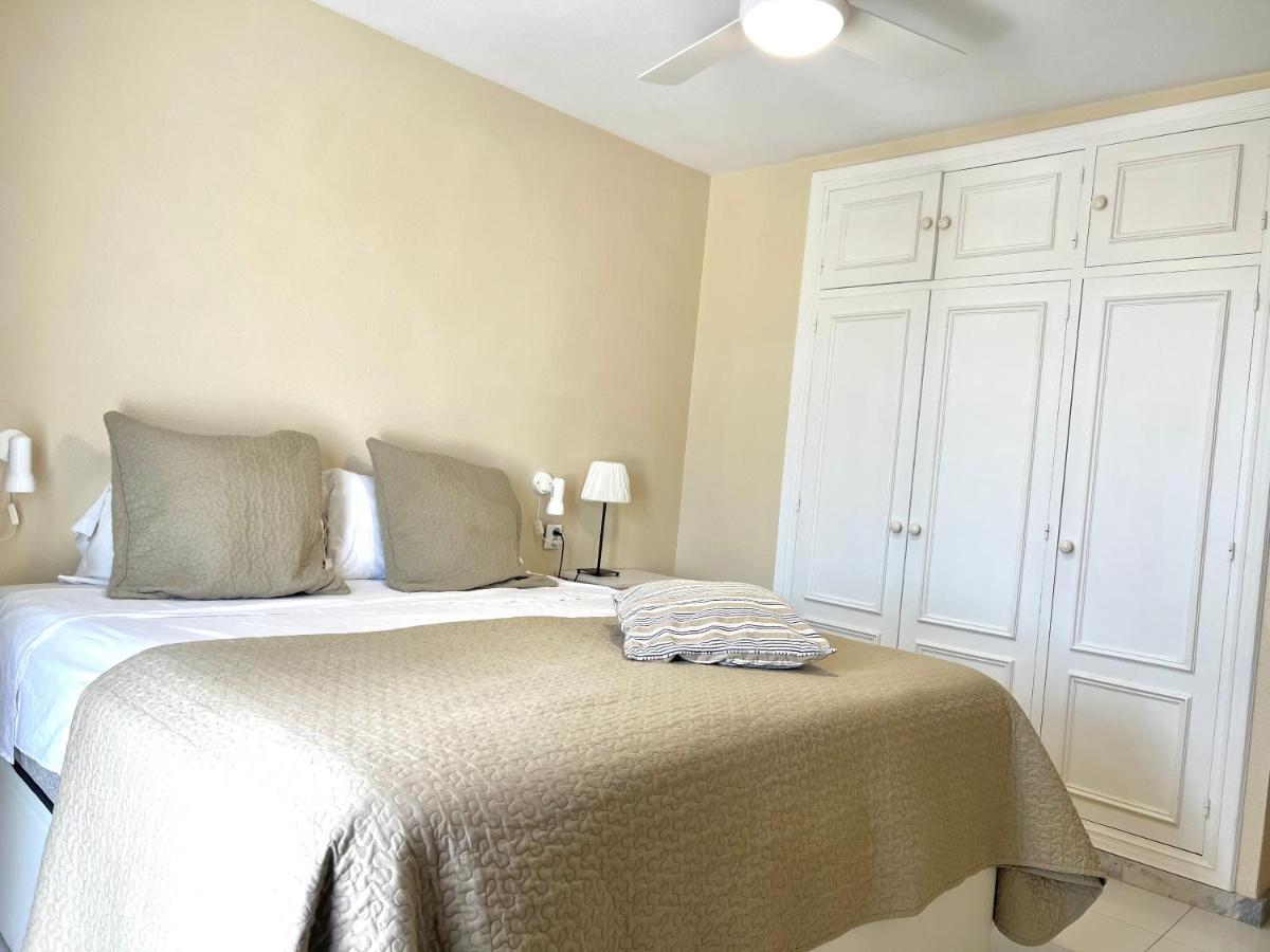 Fabulous Vacation In A 2 Bedroom Townhouse With 2 Terraces Overlooking The Sea, Suitable For 6 People 3 Swimming Pools Tennis And 200 Mts From The Sea El Faro Kültér fotó