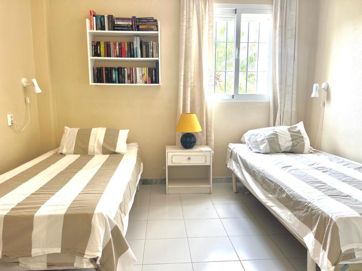 Fabulous Vacation In A 2 Bedroom Townhouse With 2 Terraces Overlooking The Sea, Suitable For 6 People 3 Swimming Pools Tennis And 200 Mts From The Sea El Faro Kültér fotó